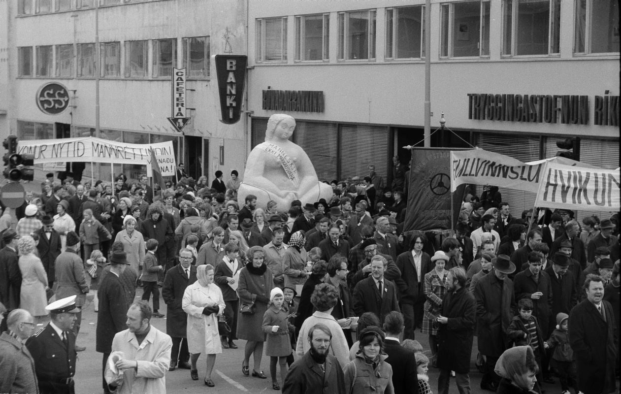 LR ÞJV 034 077 4-4